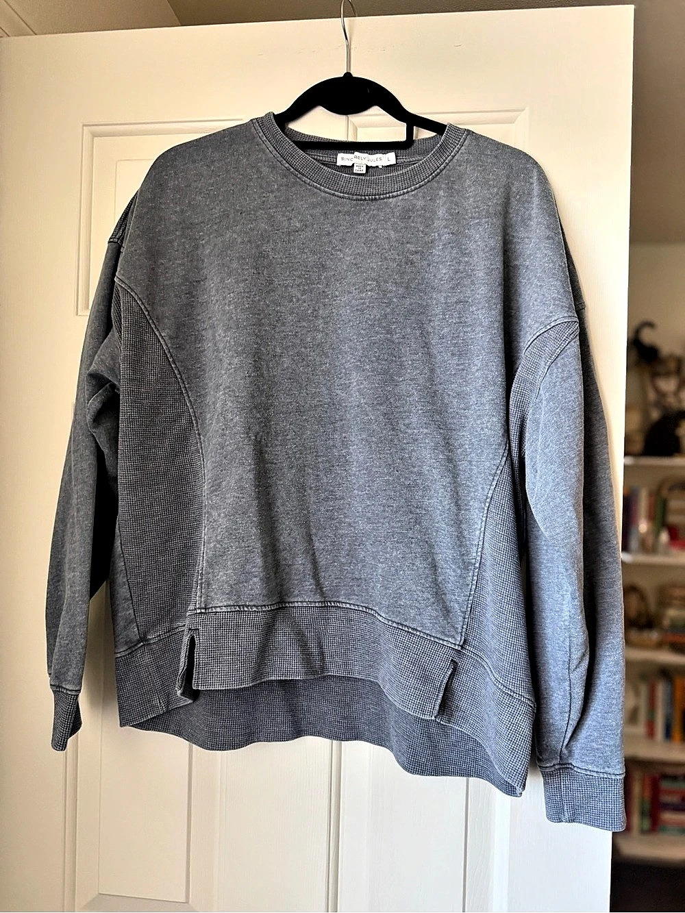 Sincerely Jules Grayish Blue Crewneck Sweatshirt Size Large